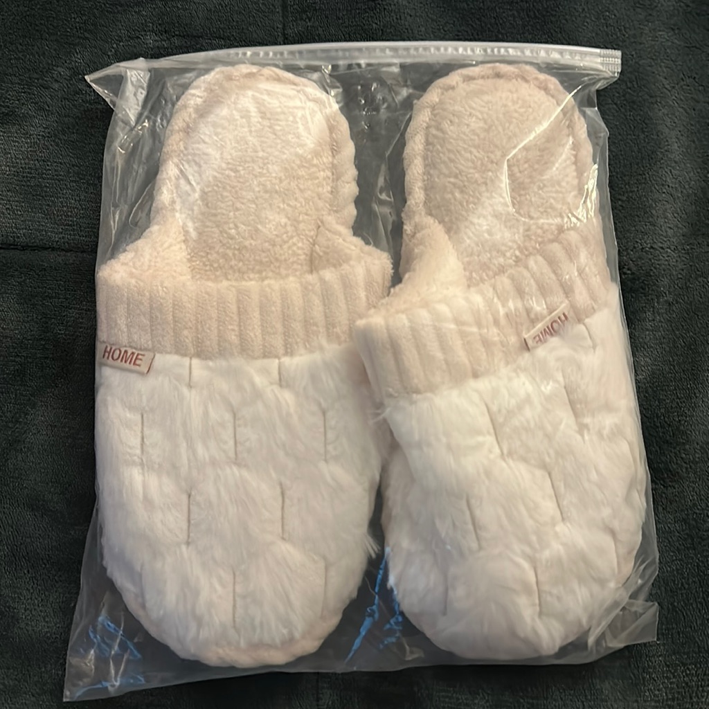 White And Tan Slippers Size 4041 Brand New